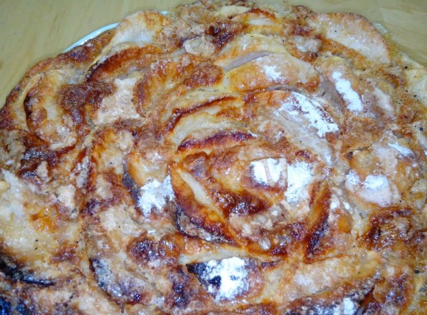 Pastel de manzana delicioso en el horno de leña del Hotel Sol, Benicarló, España