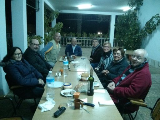 Esperando la parillada de alcachoas en la Barbacoa del Hotel Sol, Benicarló, de Francisco Rosado