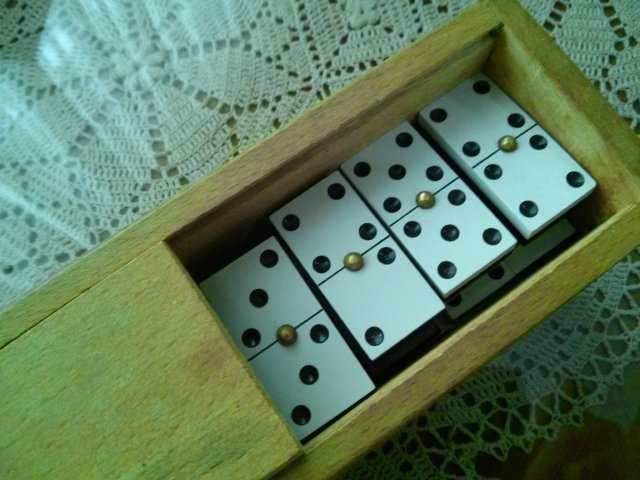 Una tarde de domino o parchis, ideales para vacaciones en el Hotel Sol de Benicarló