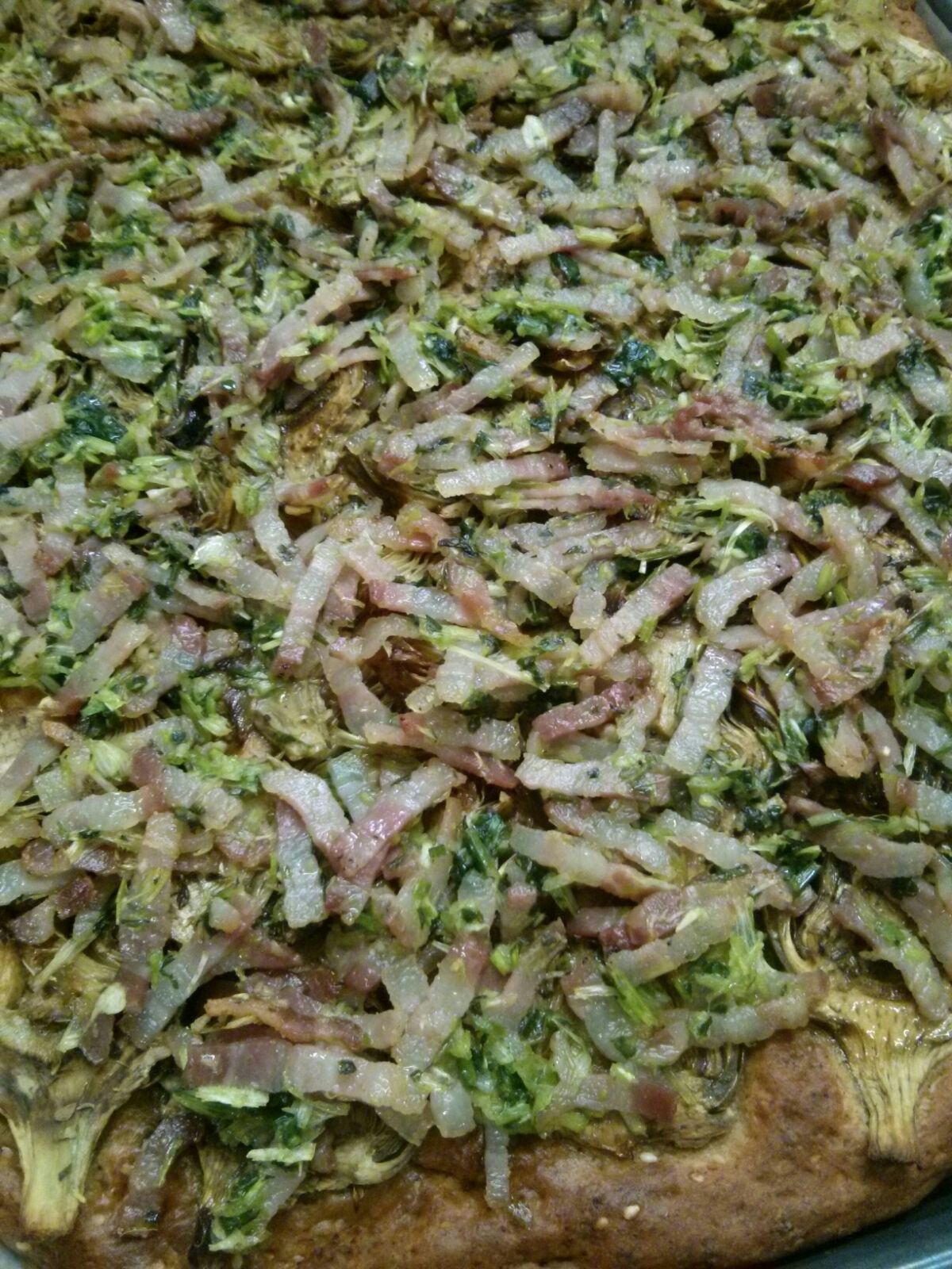 coca de alcachofa y beicon