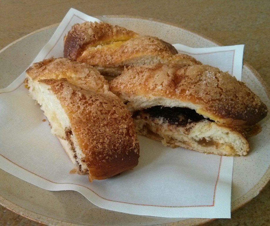 Bocados de Brioche de aceite de oliva sin lactosa en el desayunos del Hotel Sol de Benicarlo
